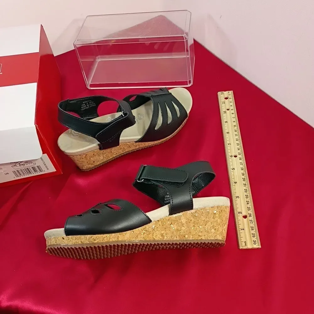 Propet Women's SZ 6W Black Leather Strappy Open Toe Wedge Sandals New With Box.